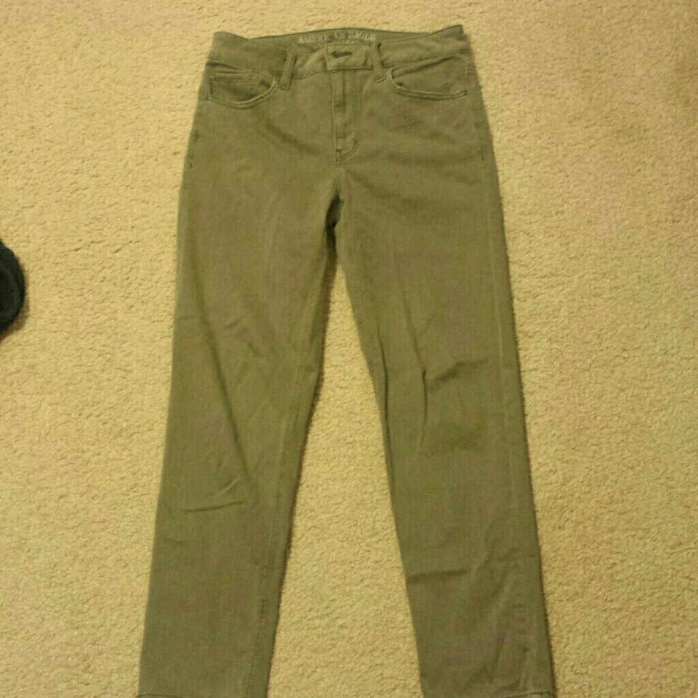 American eagle olive green Tomgirl pants